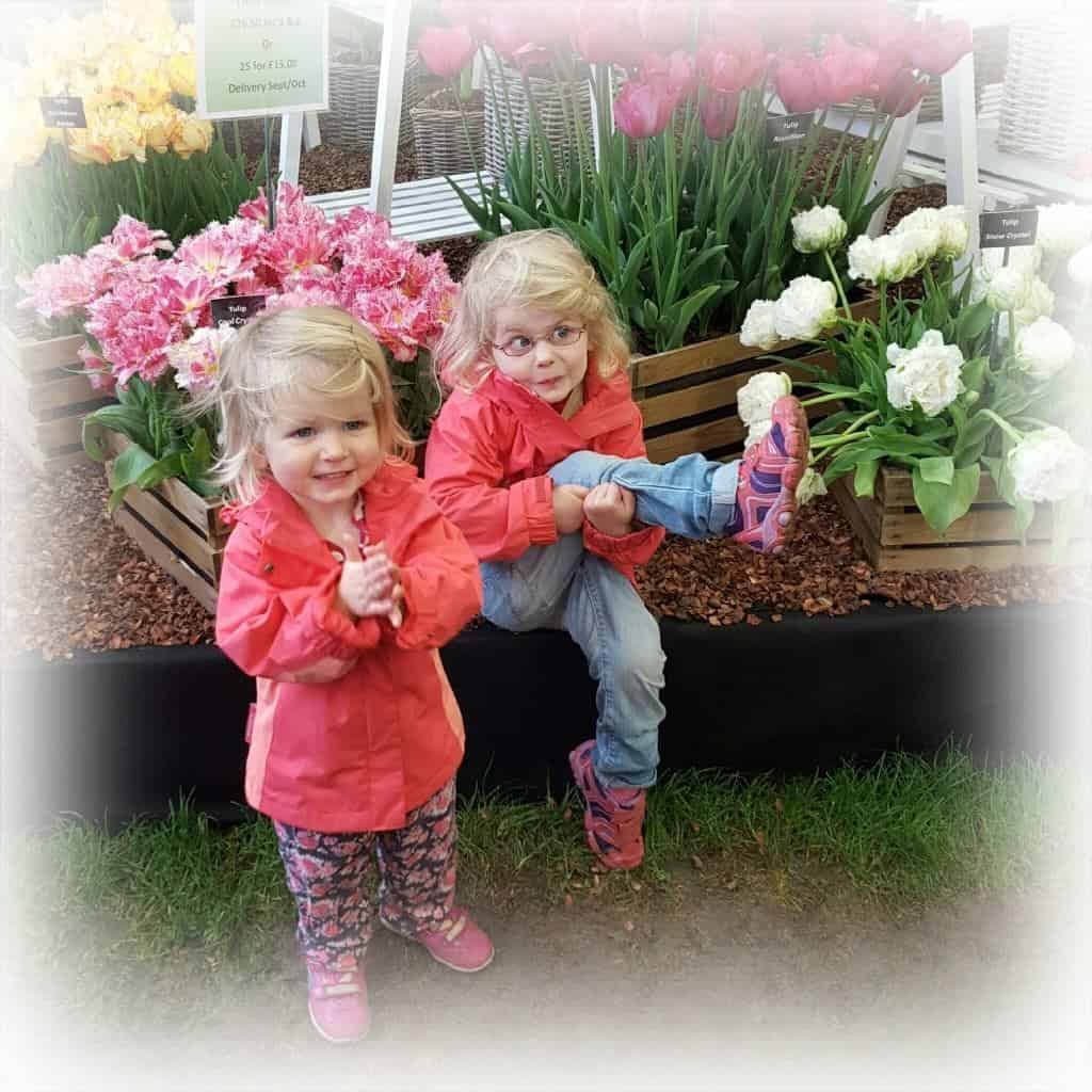 Mum of two sisters has been photographing them together once a week since the youngest was born. Thursday Photo 105 in the week she turned 2. 