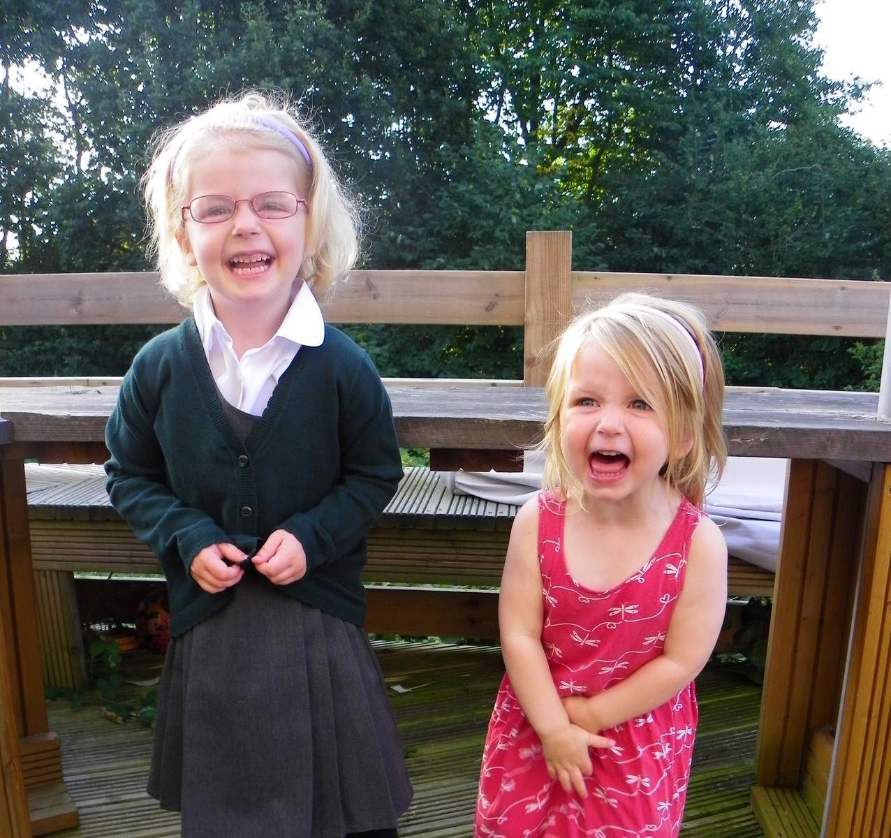 Thursday photo #122 - a weekly photo of two sisters - the one where the eldest started school