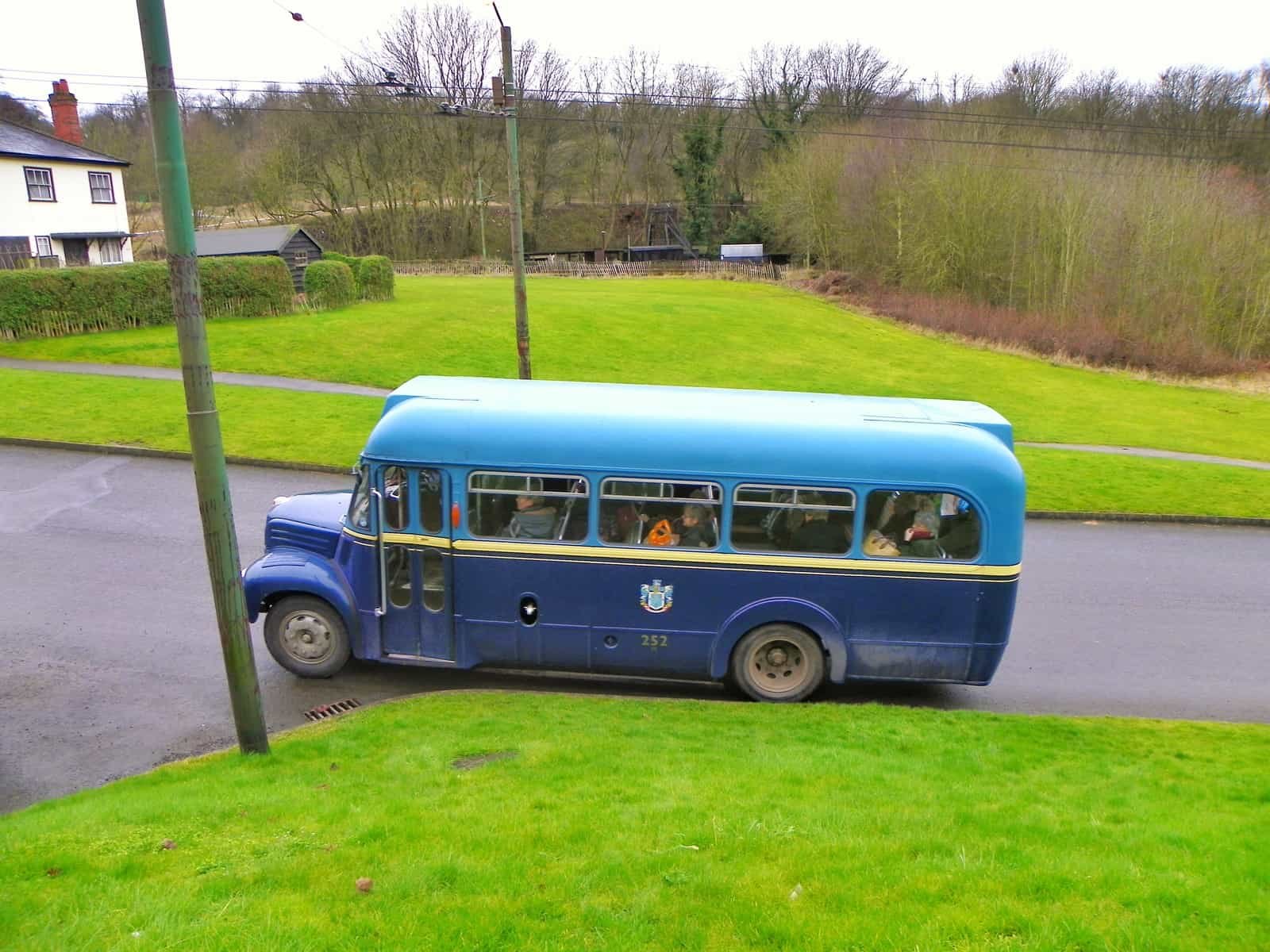 12 tips for a brilliant day out at the Black Country Living Museum near Dudley in the West Midlands. This is a living history museum that is perfect for visitors of all ages from small children to adults. It is an excellent, full day out with both food outlets and picnic areas available. Includes the Dudley Canal and Tunnel Trust.