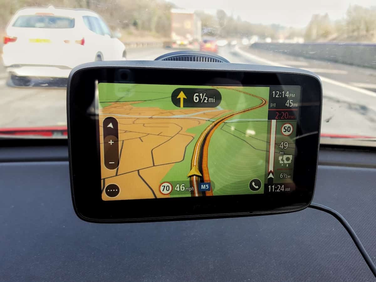 A review of the TomTom Go 5200 World Sat Nav. This is a sat nav that will literally last you for life. It automatically updates its maps around the world by connecting to wifi, so yo don't even have to plug it into the computer. It gives automatic travel updates so you know what the traffic is like and what's more, it is totally reliable as it's made by TomTom.