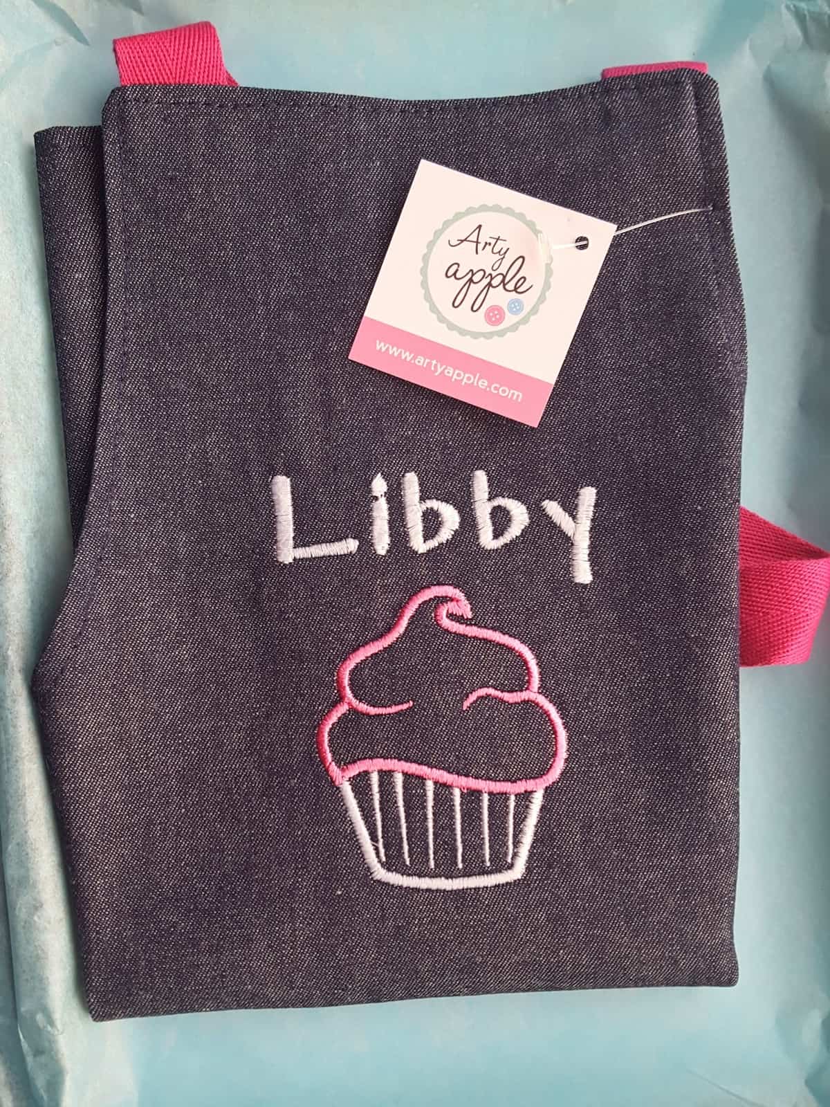 Arty apple focus is on quality, affordability and the personal touch that comes with each item being specially made for the child who will receive it. We have reviewed the personalised girls' aprons and you have the chance to win one. 
