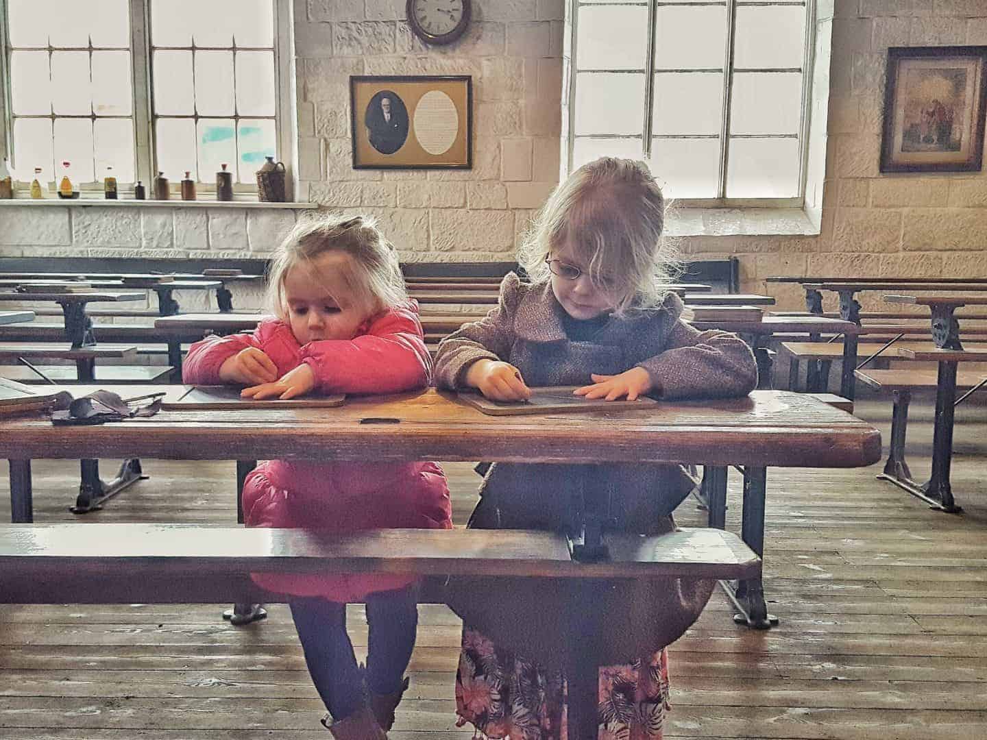 12 tips for a brilliant day out at the Black Country Living Museum near Dudley in the West Midlands. This is a living history museum that is perfect for visitors of all ages from small children to adults. It is an excellent, full day out with both food outlets and picnic areas available. Includes the Dudley Canal and Tunnel Trust.