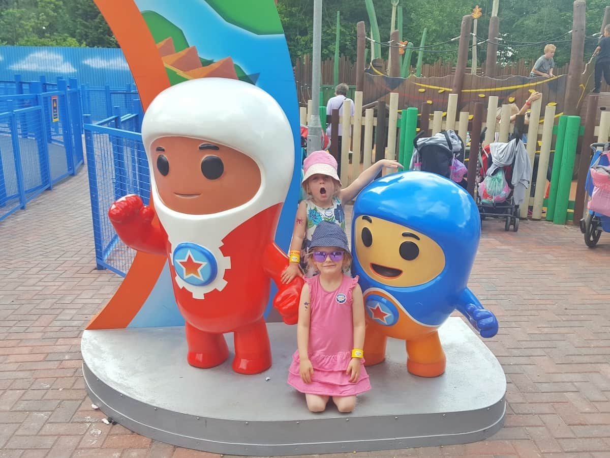 Putting our Konfidence swim jackets to the test at Alton Towers waterpark