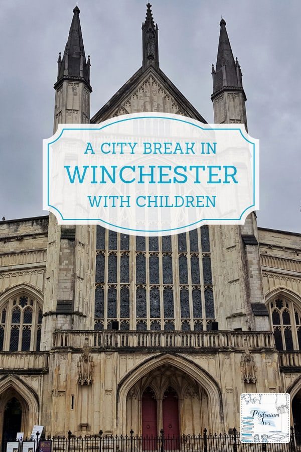 AD (press trip) | Winchester in the UK is an ideal place to take children on a city break. With its fantastic science centre and interactive museums, there's plenty to keep children entertained. Here are some recommendations on where to eat, visit and stay on a city break in Winchester with children. #citybreak #uktravel #familytravel #Winchester #WinchesterUK #travelwithkids