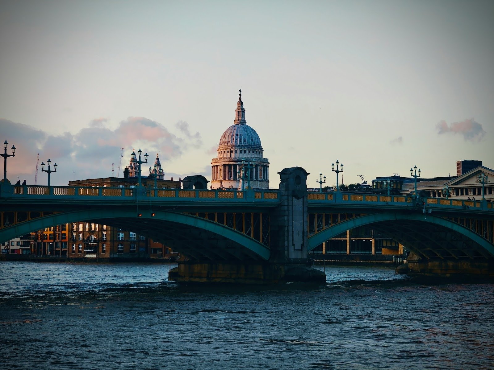 Capitals and Wine Country: Linking London’s Royal Landmarks with Bordeaux’s Historic Estates via Paris